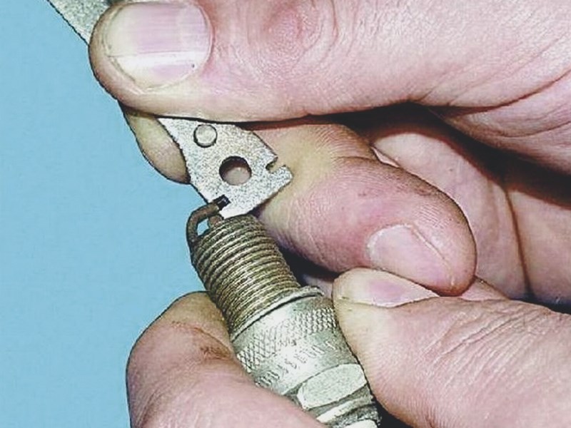 Зазоры на свечах зажигания: какие должны быть и на что влияют?