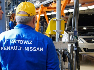 «АвтоВАЗ» приостановил производство автомобилей Renault и Nissan