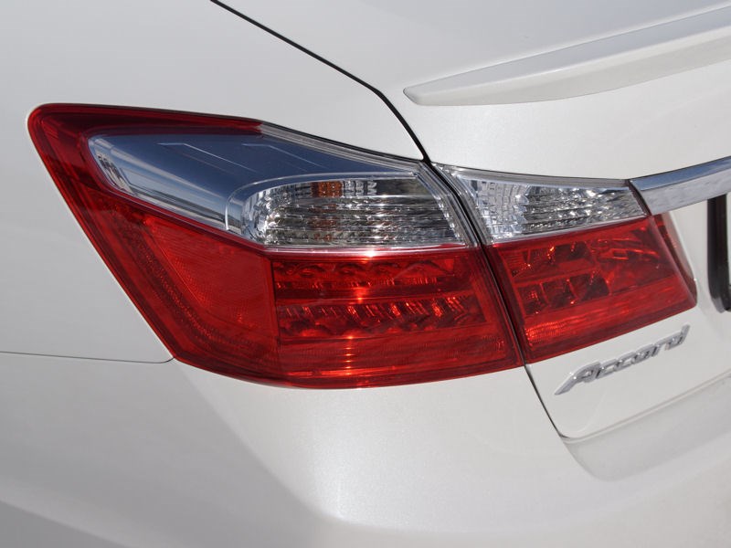 Задний фонарь Honda Accord 2013. Задний фонарь Honda Accord 2013.