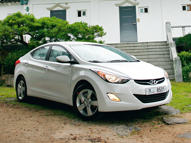 Тест-драйв Hyundai Elantra 1.6 (6AT) Тест-драйв Hyundai Elantra 1.6 (6AT)