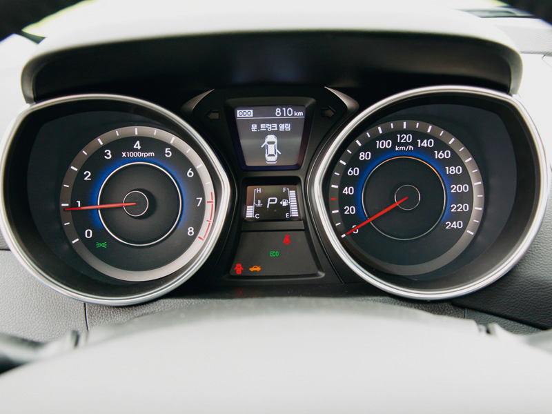 Тест-драйв Hyundai Elantra 1.6 (6AT) Тест-драйв Hyundai Elantra 1.6 (6AT)