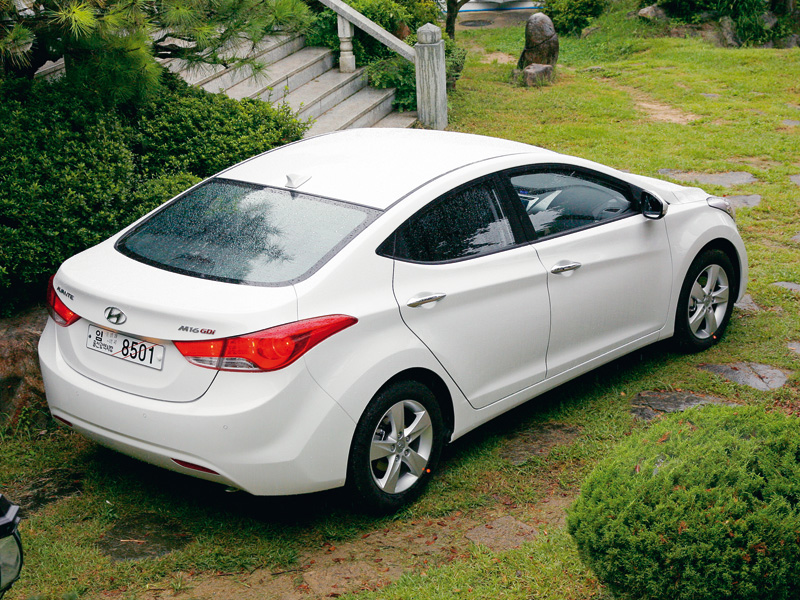 Тест-драйв Hyundai Elantra 1.6 (6AT) Тест-драйв Hyundai Elantra 1.6 (6AT)