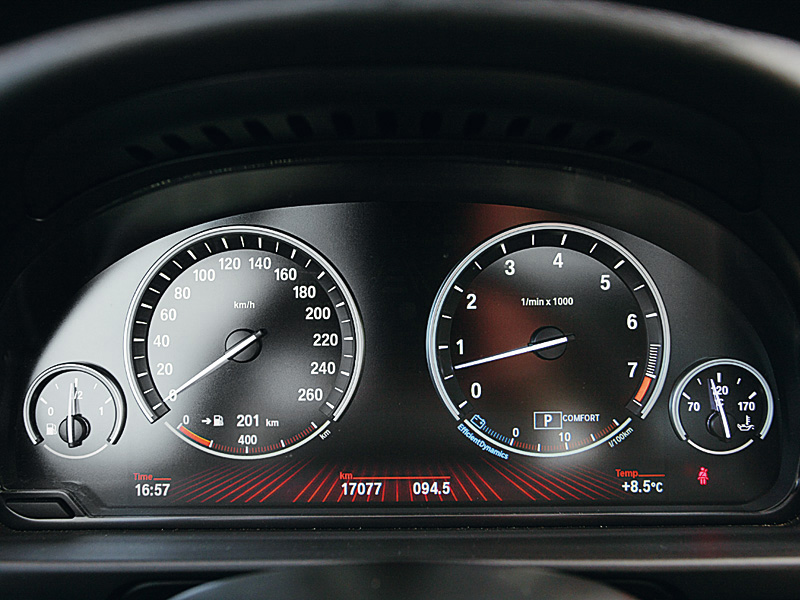 - BMW BMW M535i xDrive