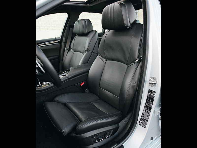 - BMW BMW M535i xDrive