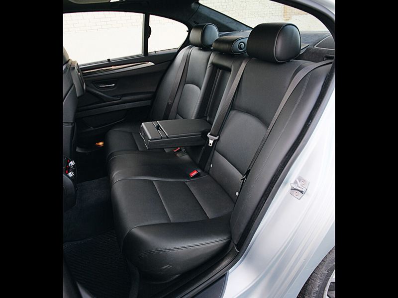 - BMW BMW M535i xDrive