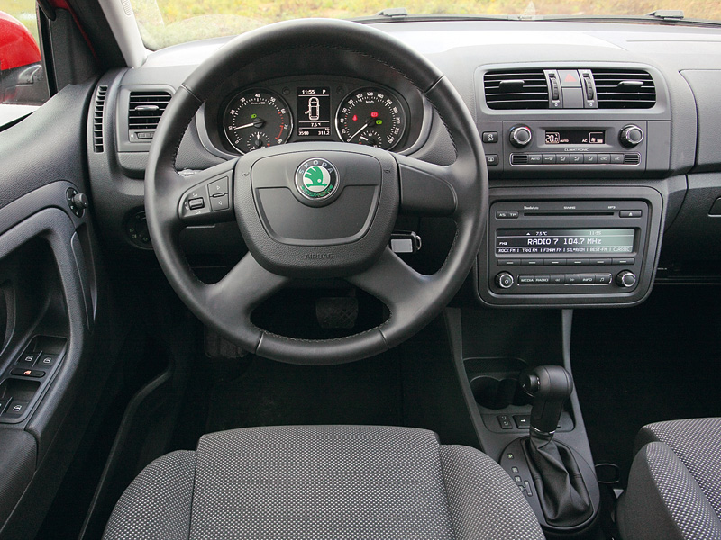 - Skoda Fabia 1.6 (6AT)