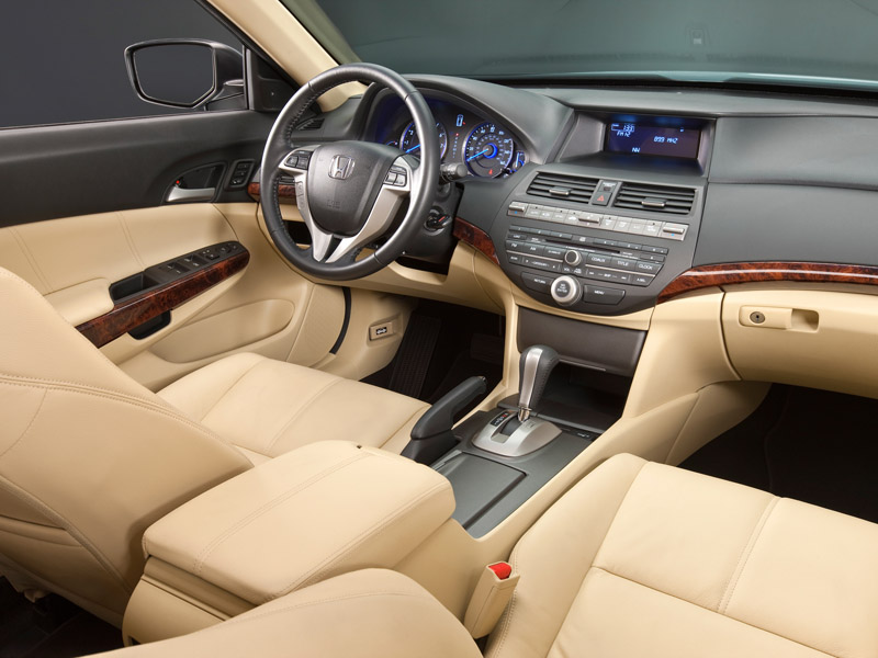 Honda%20Crosstour%20interior_b.jpg
