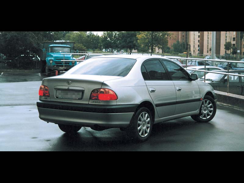 Крепкие середняки (Honda Accord, Mitsubishi Galant, Nissan