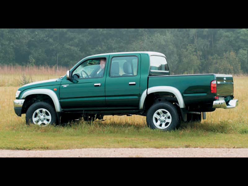 mitsubishi l200 toyota hilux #3 mitsubishi l200 toyota hilux #3